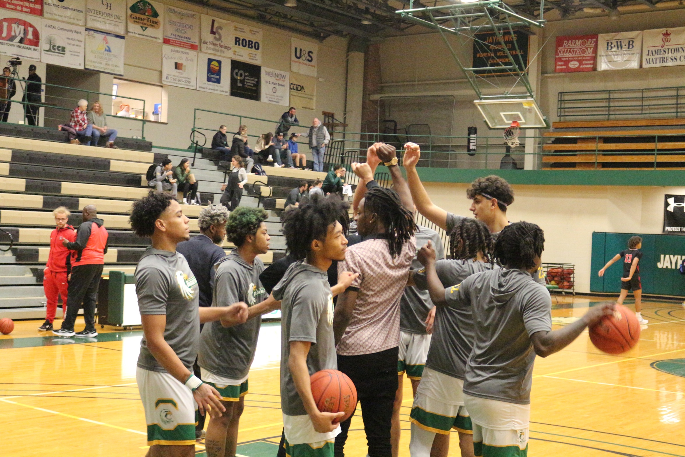 Men's Basketball Look To Turn Heads In Region 3 Tournament